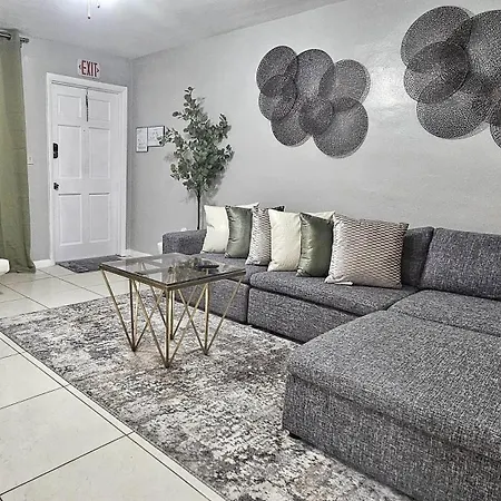Big Tv 2 Bedroom Apartment Cooper City